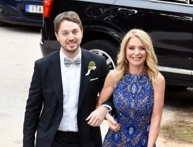 Η αμήχανη στιγμή που ο γιος της Έλλης Στάη δεν ξέρει να πει το «Πάτερ Ημών» στον γάμο του (βίντεο)